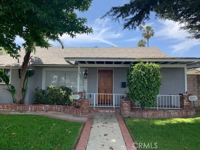 7241 Louise Avenue, Lake Balboa, California 91406