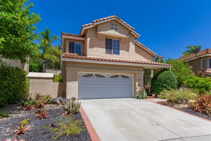 7004 Vista Olas, Carlsbad, California 92009