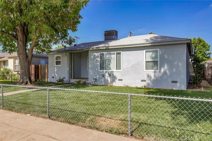 6933 White Oak Avenue, Reseda, California 91335