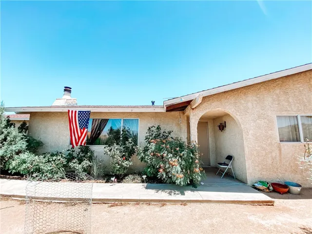 8837 Frontera Avenue, Yucca Valley, California 92284