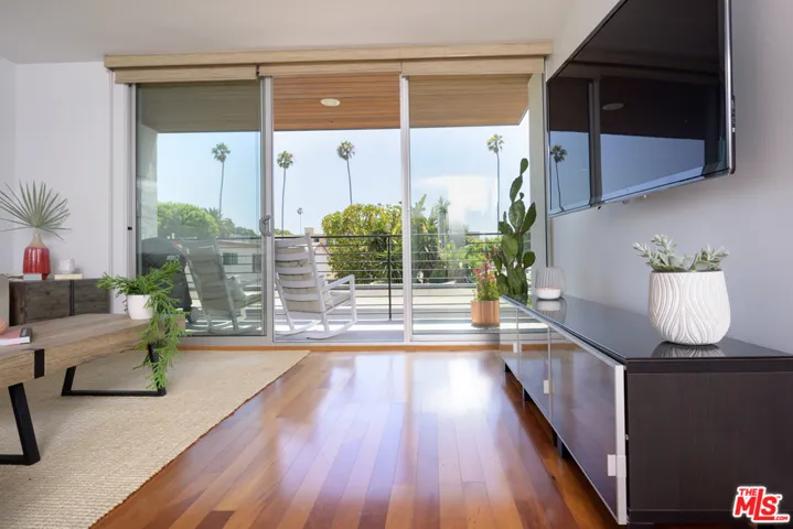 520 Strand Street 2, Santa Monica, California 90405