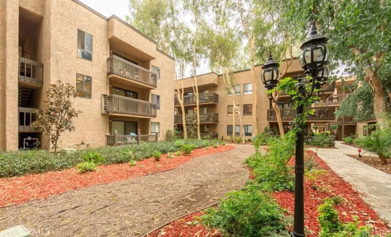 22100 Burbank Boulevard 328c, Woodland Hills, California 91367