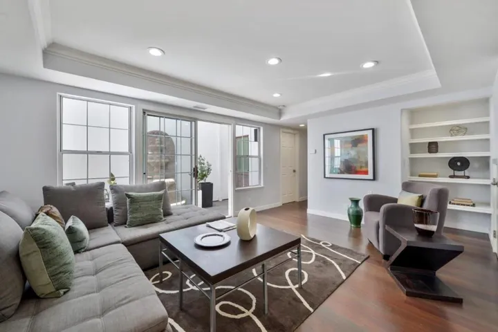 1282 Cuernavaca Circulo, Mountain View, California 94040