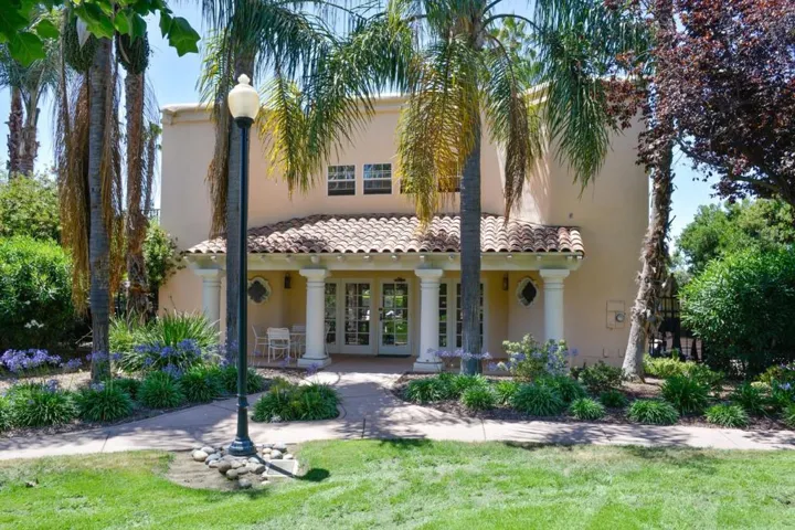 1282 Cuernavaca Circulo, Mountain View, California 94040