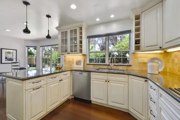 1282 Cuernavaca Circulo, Mountain View, California 94040