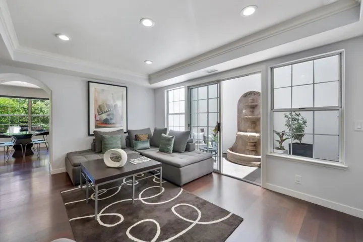 1282 Cuernavaca Circulo, Mountain View, California 94040
