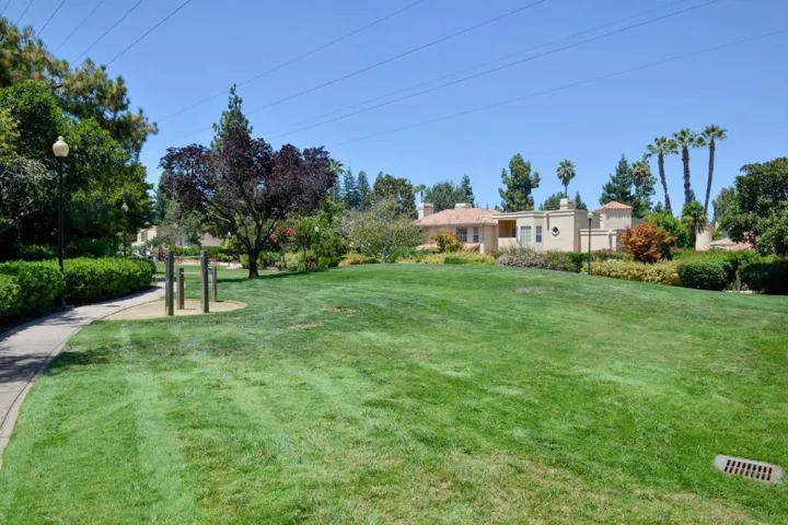 1282 Cuernavaca Circulo, Mountain View, California 94040