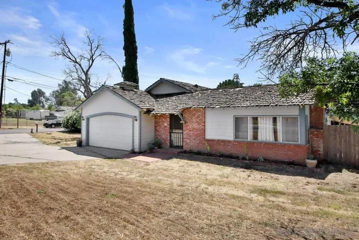 1915 Rowley Ave, Ramona, California 92065