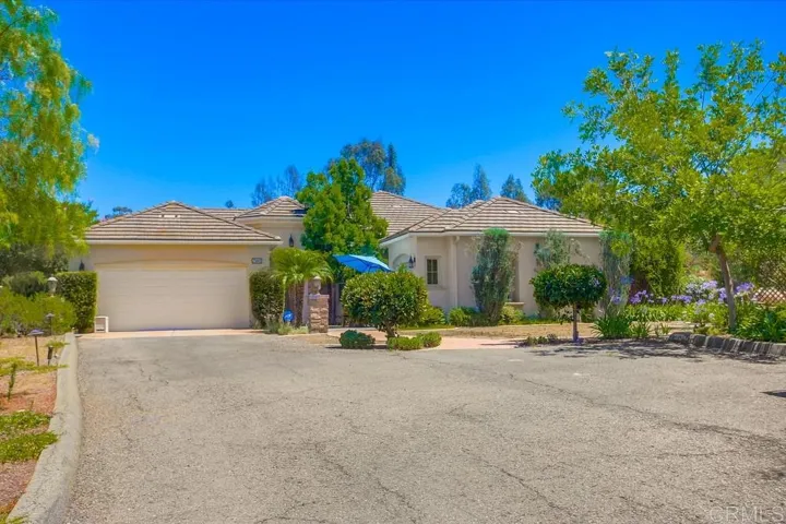25440 Rue Lausanne, Escondido, California 92026