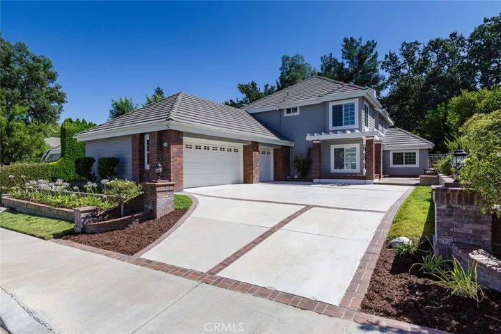 Front View of home.