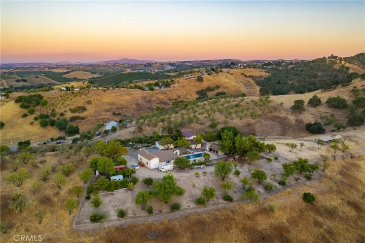 635 Long Beach Road, Templeton, California 93465
