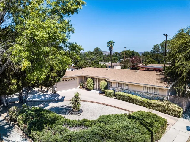 23401 Berdon Street, Woodland Hills, California 91367