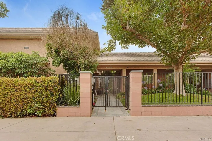 7615 Glade Avenue 117, Canoga Park, California 91304