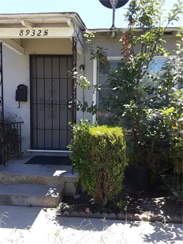 8932 Ramsgate Avenue, Los Angeles, California 90045