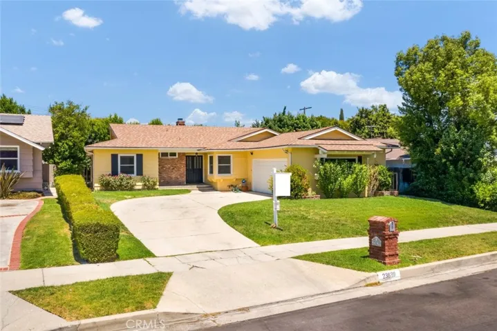 23839 Oxnard Street, Woodland Hills, California 91367