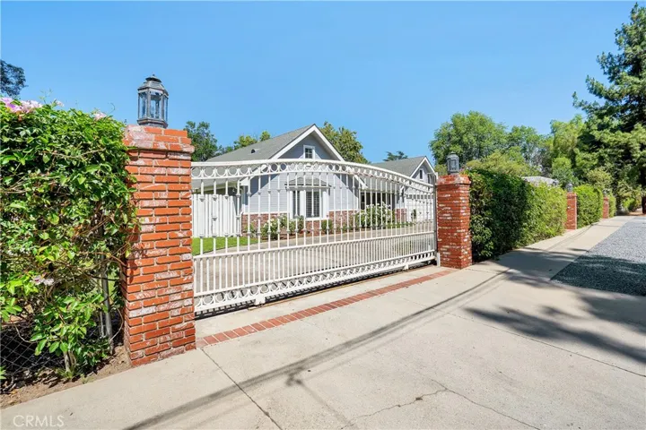 6203 Yolanda Avenue, Tarzana, California 91335