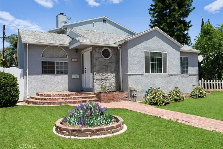 17813 Burbank Boulevard, Encino, California 91316