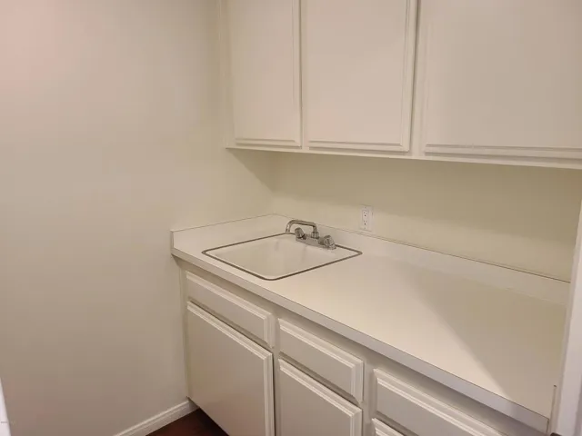 shadowbrook laundty room