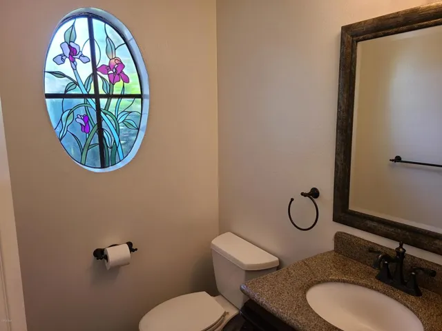 shadowbrook half bath