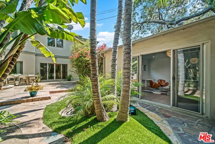 11357 Montana Avenue, Los Angeles, California 90049