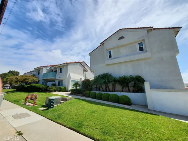 2418 Huntington St, Huntington Beach, California 92648