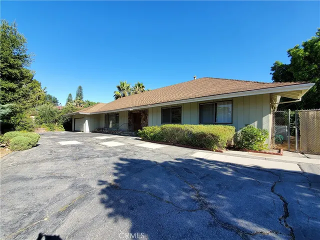 4442 Estrondo Drive, Encino, California 91436
