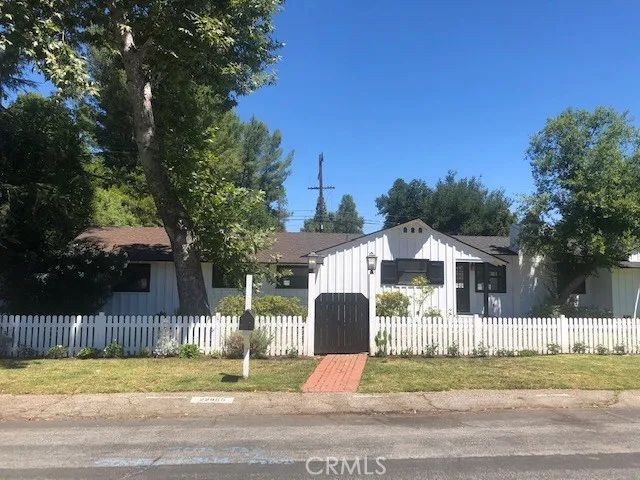 22955 Leonora Drive, Woodland Hills, California 91367