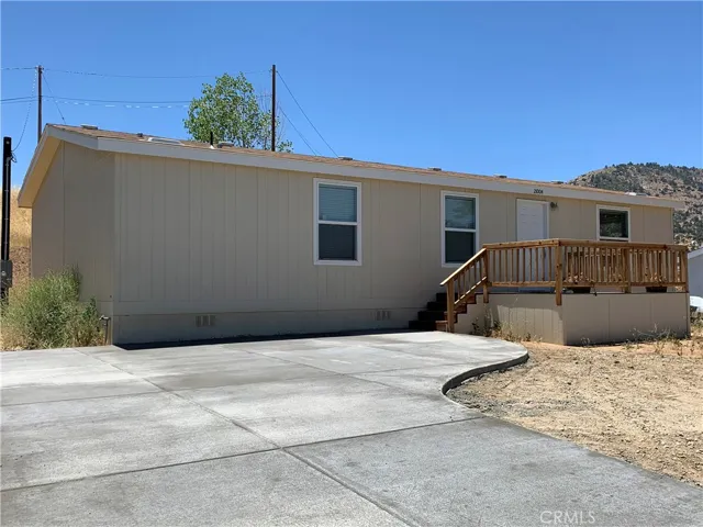 21004 Crest Drive, Tehachapi, California 93561