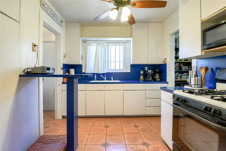 4765 Dockweiler Street, Los Angeles, California 90019
