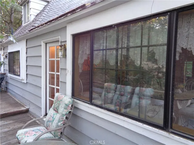 27658 Oak Knoll Drive, Lake Arrowhead, California 92326
