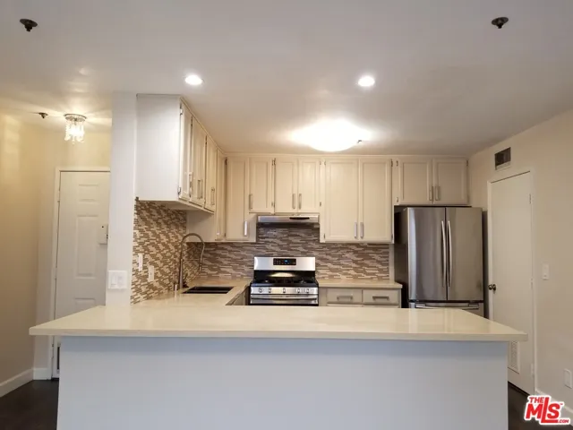 1120 Irolo Street 101, Los Angeles, California 90006