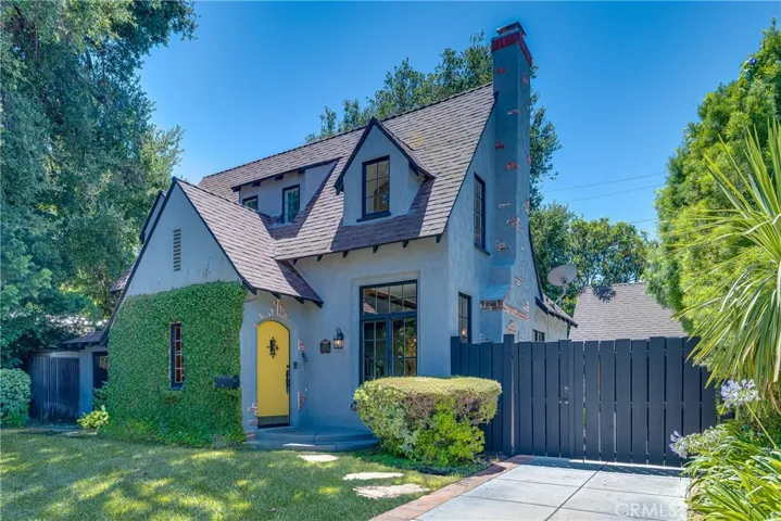 12022 Pacoima Court, Studio City, California 91604