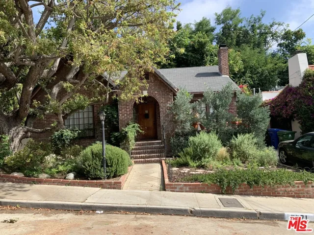 5871 Canyon, Hollywood, California 90068