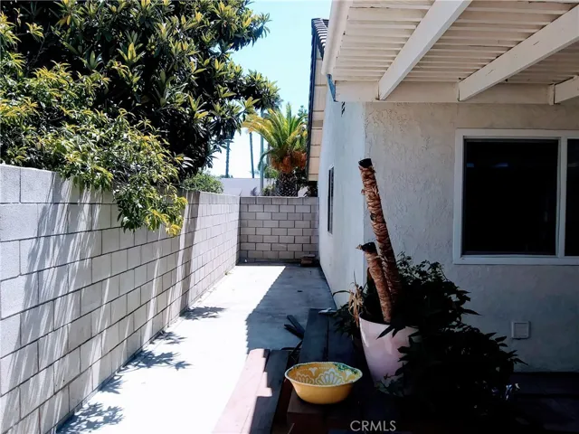 2002 S Oakland Avenue S, Ontario, California 91762