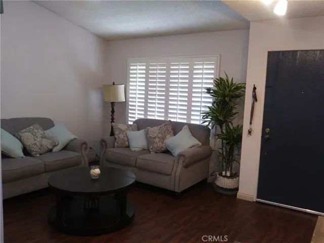2002 S Oakland Avenue S, Ontario, California 91762