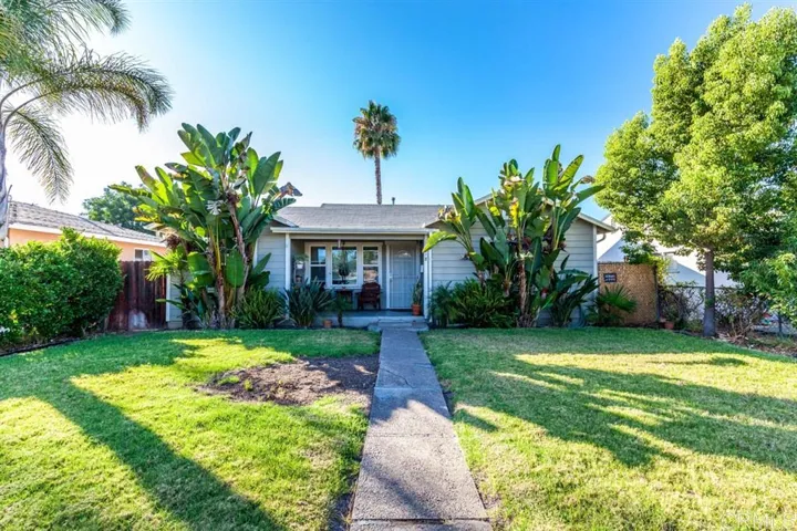 618 W 10th Ave, Escondido, California 92025