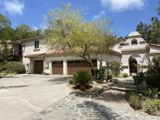657 Rolling Hills Road, Vista, California 92081