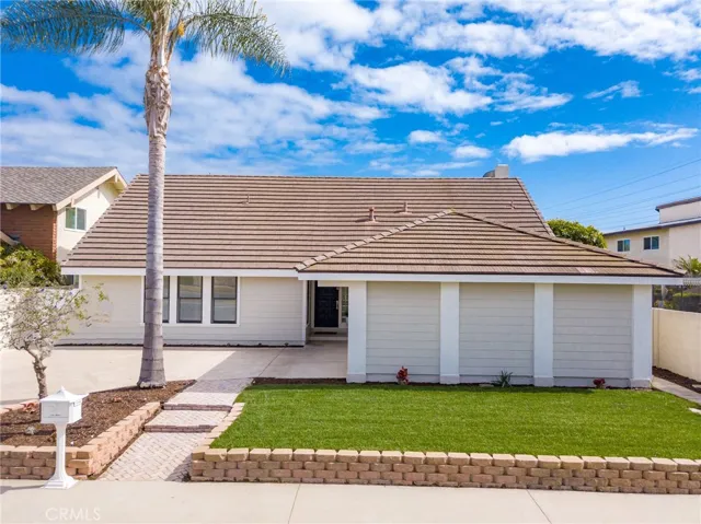 8682 Garfield Avenue, Huntington Beach, California 92646