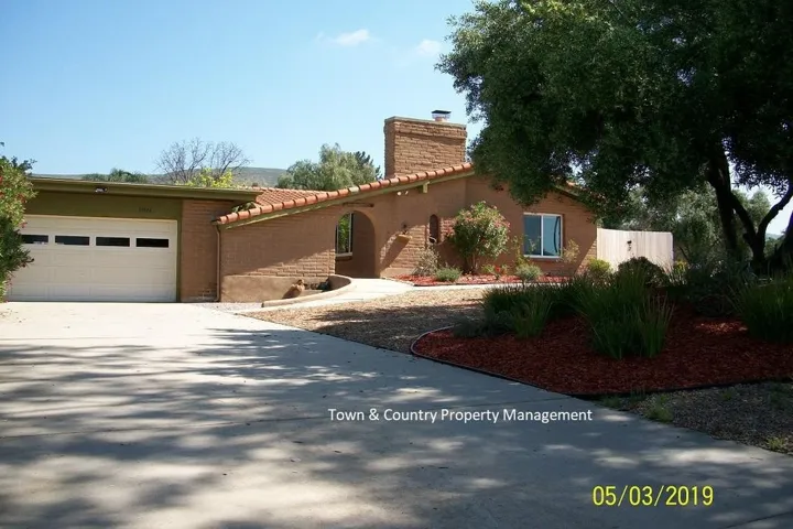 23926 Couna Way, Ramona, California 92065