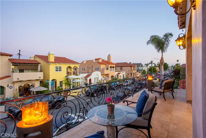255 Corona Avenue, Long Beach, California 90803
