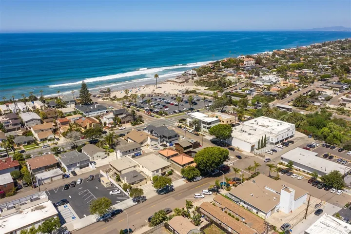 442 2nd St. E, Encinitas, California 92024