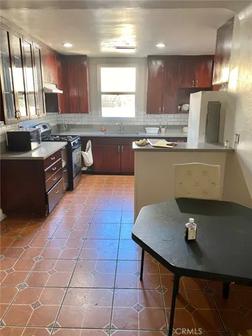 6742 Sylmar Avenue, Van Nuys, California 91405