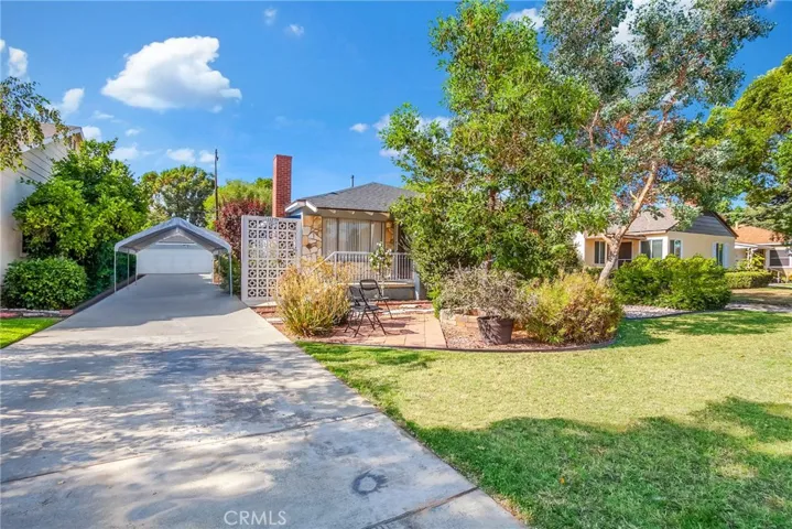 Detached 2 Car Garage