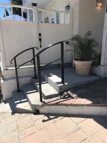 5131 Medina Road, Woodland Hills, California 91364