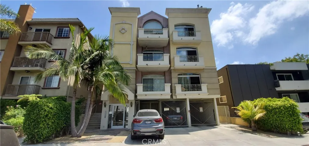 1952 Selby 105, Los Angeles, California 90025
