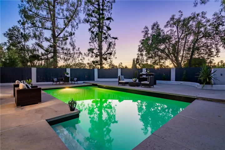 4796 Poe Avenue, Woodland Hills, California 91364