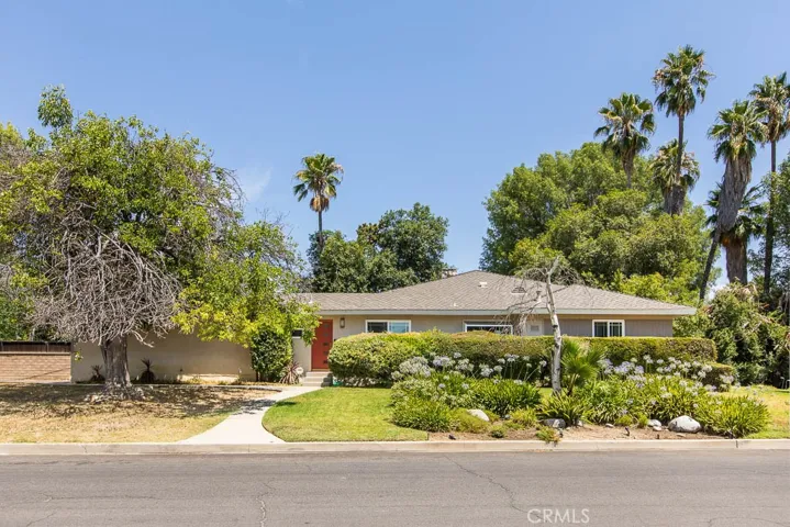 9315 White Oak Avenue, Northridge, California 91325