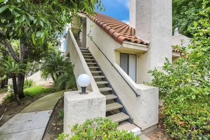 309 N Melrose Drive B, Vista, California 92083