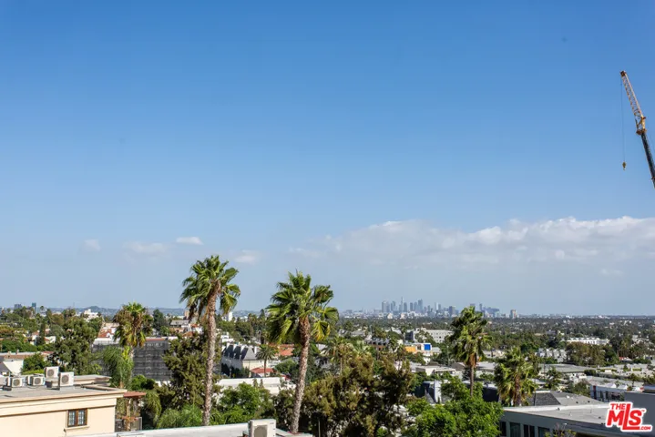 8455 De Longpre Avenue 401, West Hollywood, California 90069