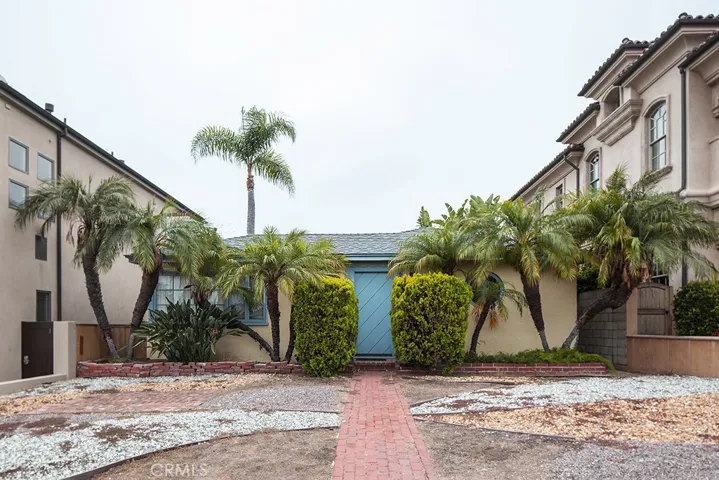 217 Larkspur Avenue, Corona Del Mar, California 92625